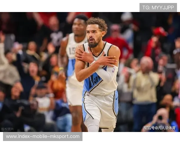 特雷·杨连续骗到犯规，老鹰稳定得分
