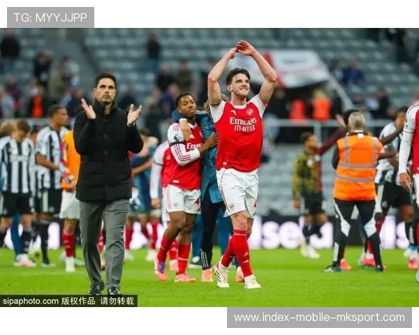 萨卡精准传球助攻队友点射入网