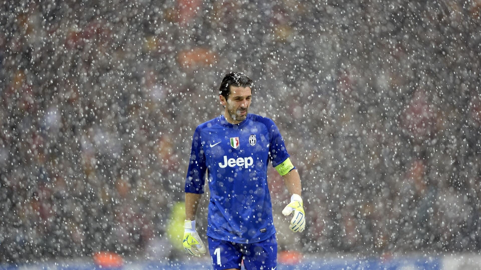 球员在高压防守下的应变技巧，高压击球